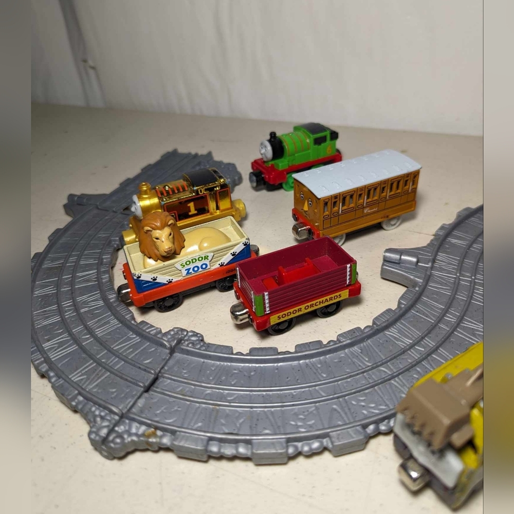Thomas & Friends Train lot - Picture 3 of 12